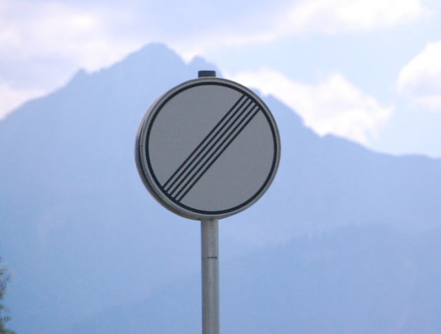 Name:  autobahn-end-of-restrictions-sign.jpg
Views: 46455
Size:  83.5 KB
