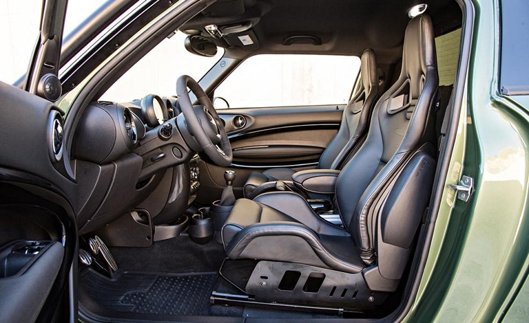 Name:  mini-cooper-paceman-adventure-all4-interior-photo-592611-s-986x603.jpg
Views: 1994
Size:  107.3 KB