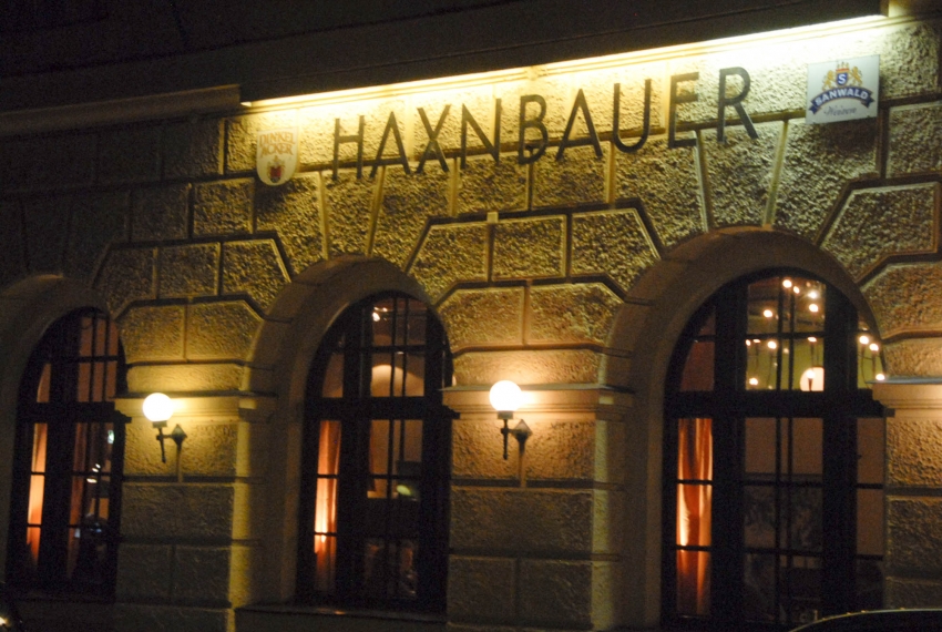 Name:  Haxnbauer im Scholastikahaus .jpg
Views: 16706
Size:  412.3 KB