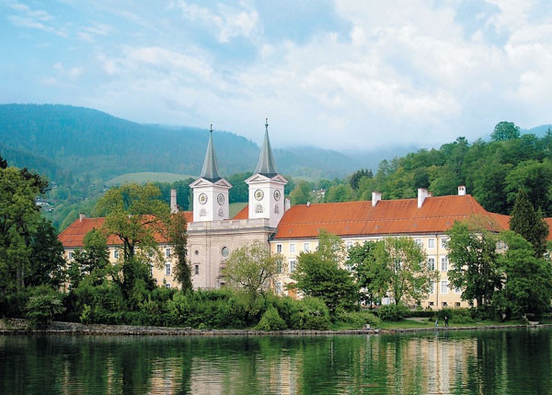 Name:  tegernsee  Braeustueberl_Tegernseevom_See_600.jpg
Views: 8346
Size:  123.3 KB