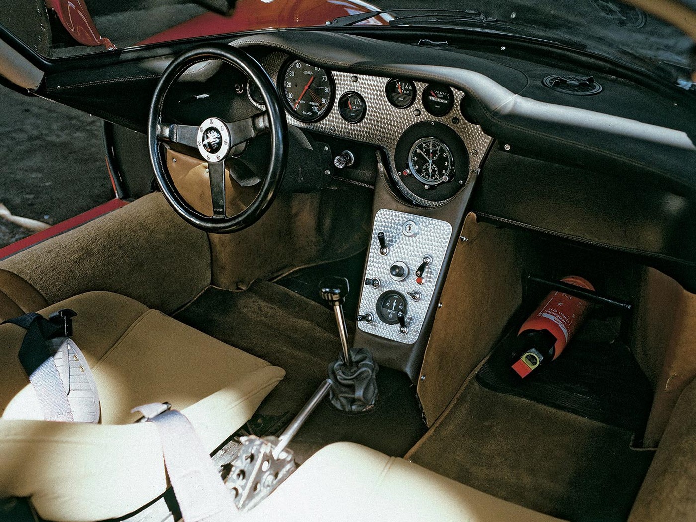 Name:  alfaromeo-33-2-stradale06.jpg
Views: 2111
Size:  466.1 KB