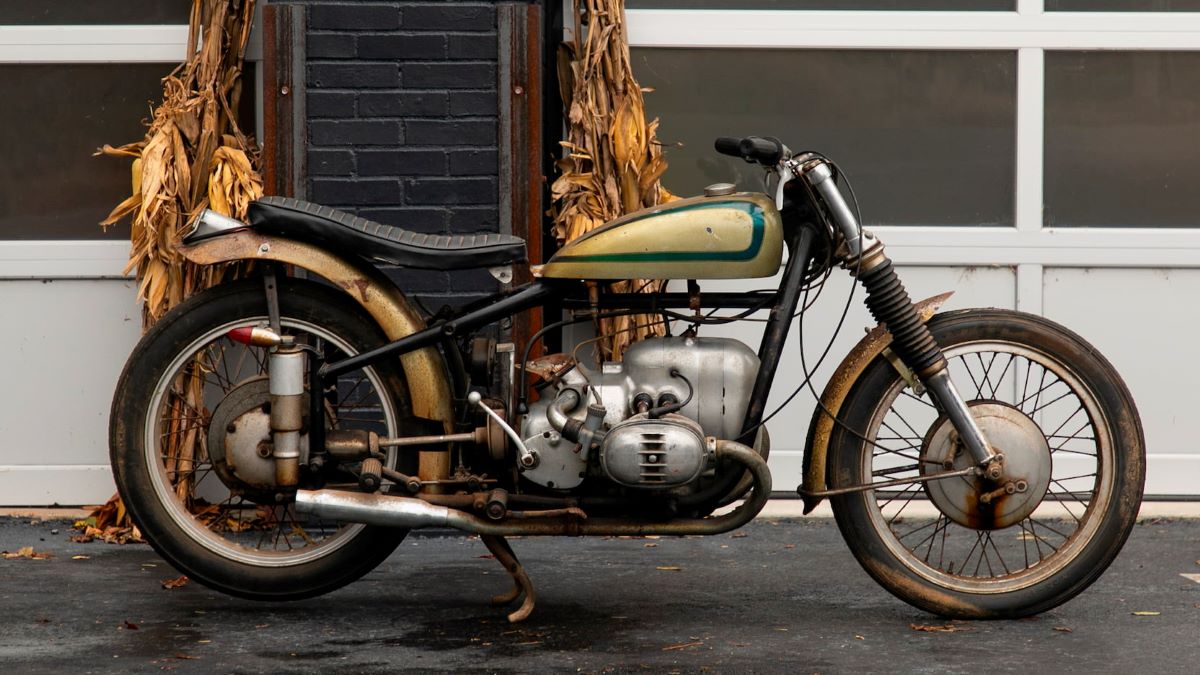Name:  1950-BMW R51-Bobber.jpg
Views: 7676
Size:  145.5 KB