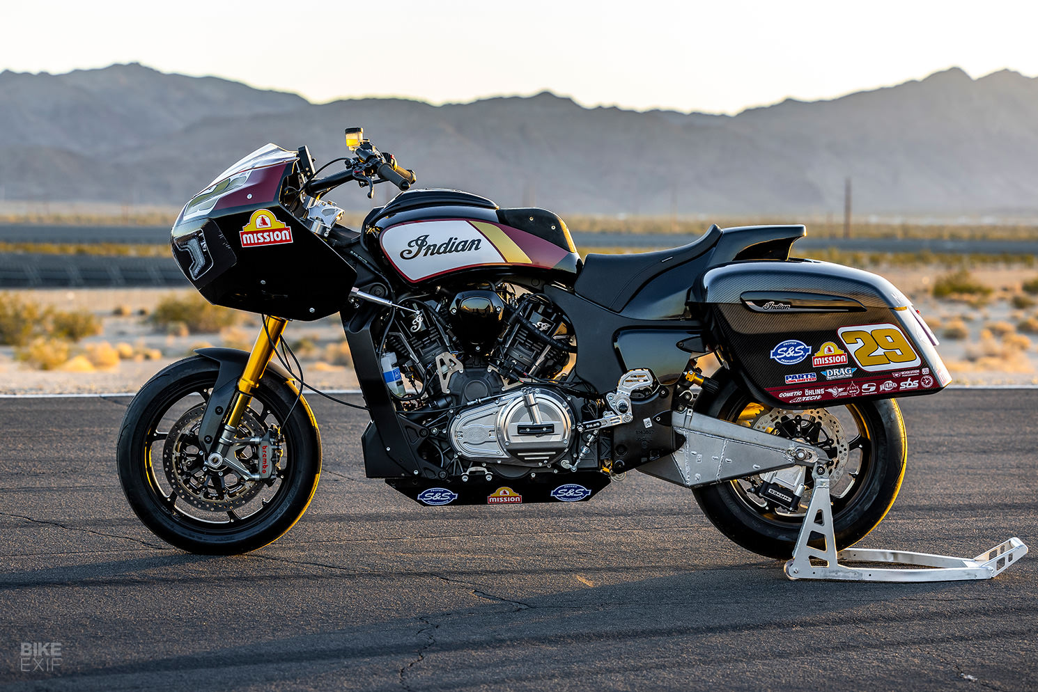 Name:  indian-challenger-rr-racing-bagger-7.jpg
Views: 5602
Size:  370.1 KB