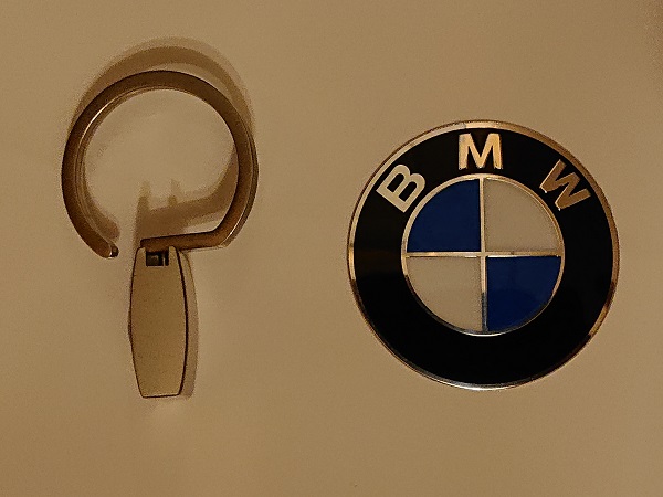Name:  BMW key ring open.JPG
Views: 1104
Size:  258.9 KB