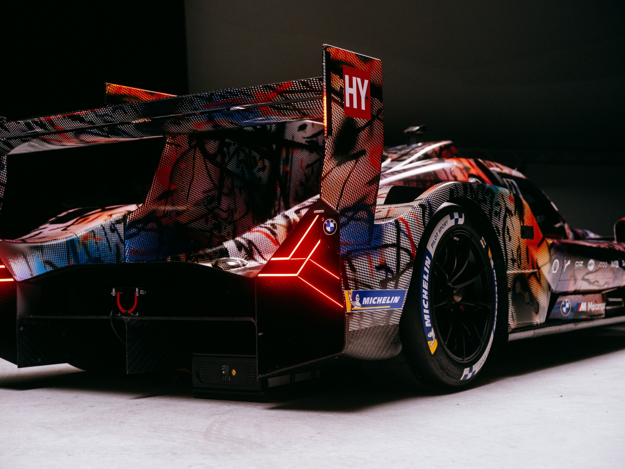 Name:  P90550649_lowRes_bmw-art-car-20-by-ar.jpg
Views: 1364
Size:  582.0 KB
