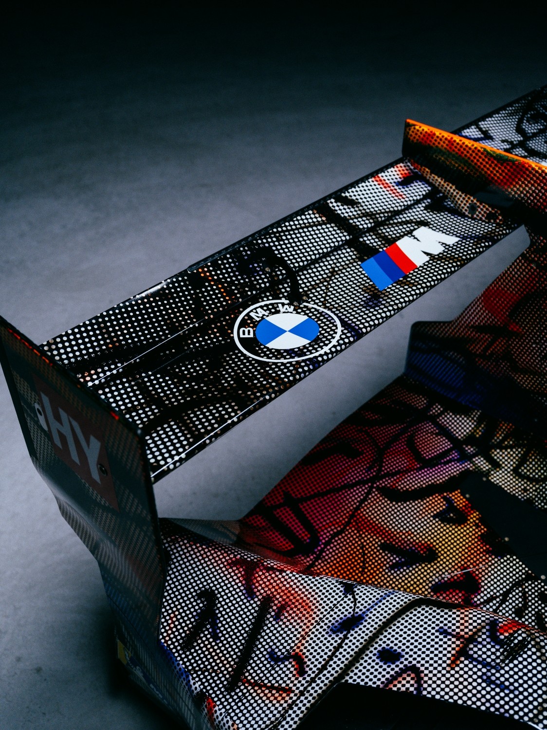 Name:  P90550651_lowRes_bmw-art-car-20-by-ar.jpg
Views: 1354
Size:  518.8 KB