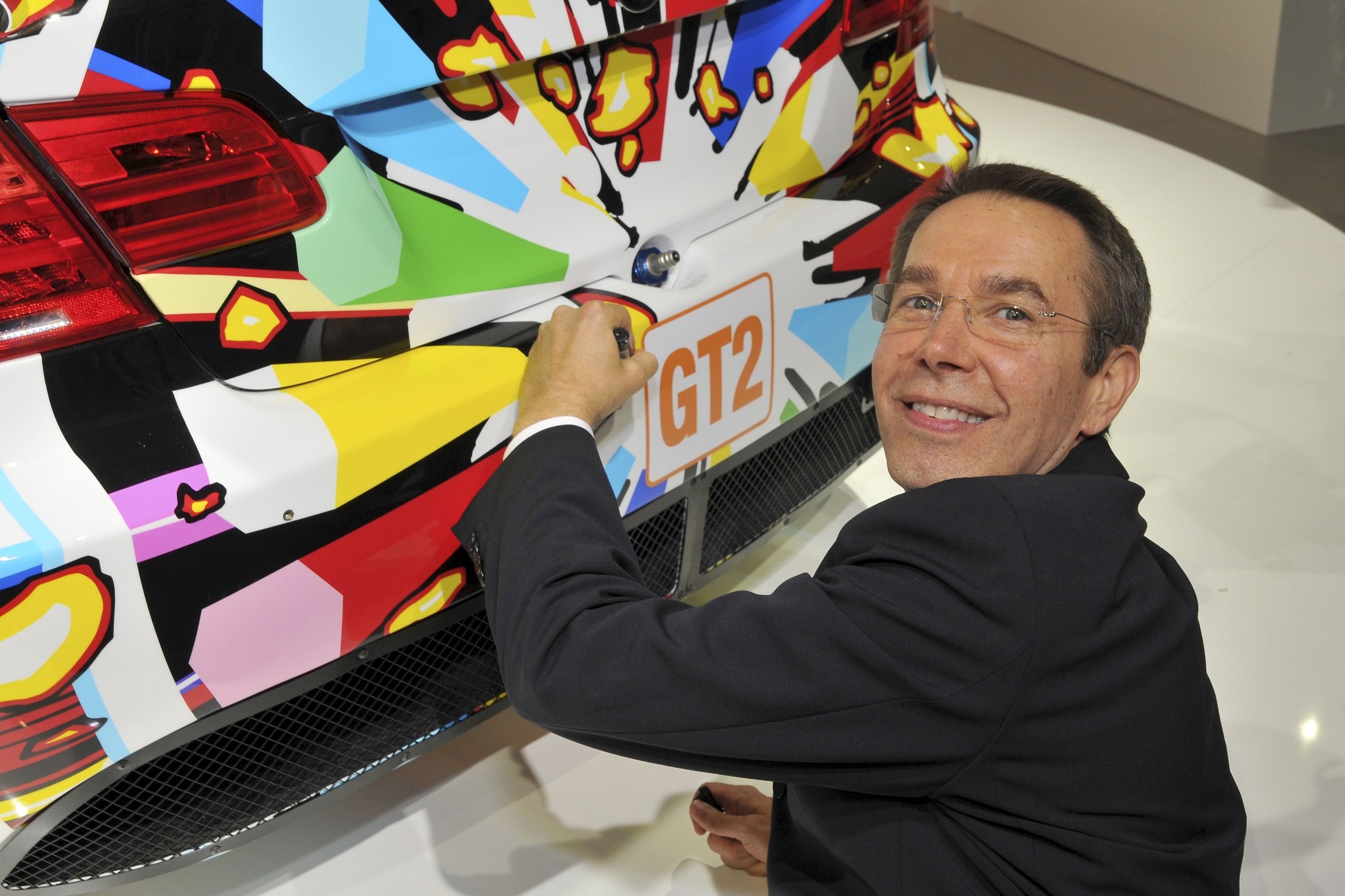 Name:  P90591043_lowRes_bmw-art-car-17-by-je.jpg
Views: 1616
Size:  549.9 KB