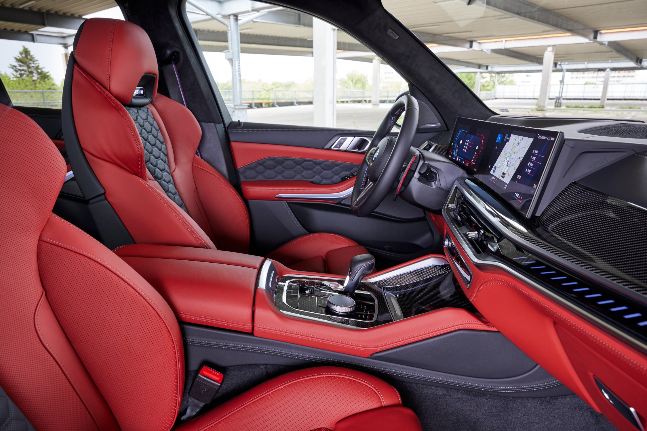 Name:  P90517966_lowRes_the-new-bmw-x5-m-com.jpg
Views: 3996
Size:  737.8 KB