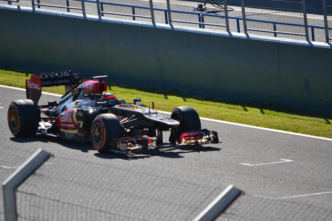 Name:  F1 Testing 2013 067 - Copy.JPG
Views: 1871
Size:  182.8 KB